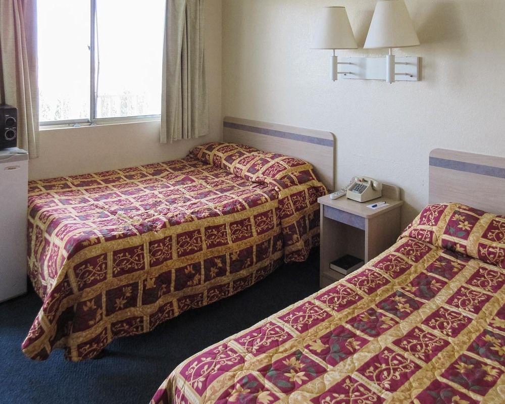 Rodeway Inn Pasco Esterno foto