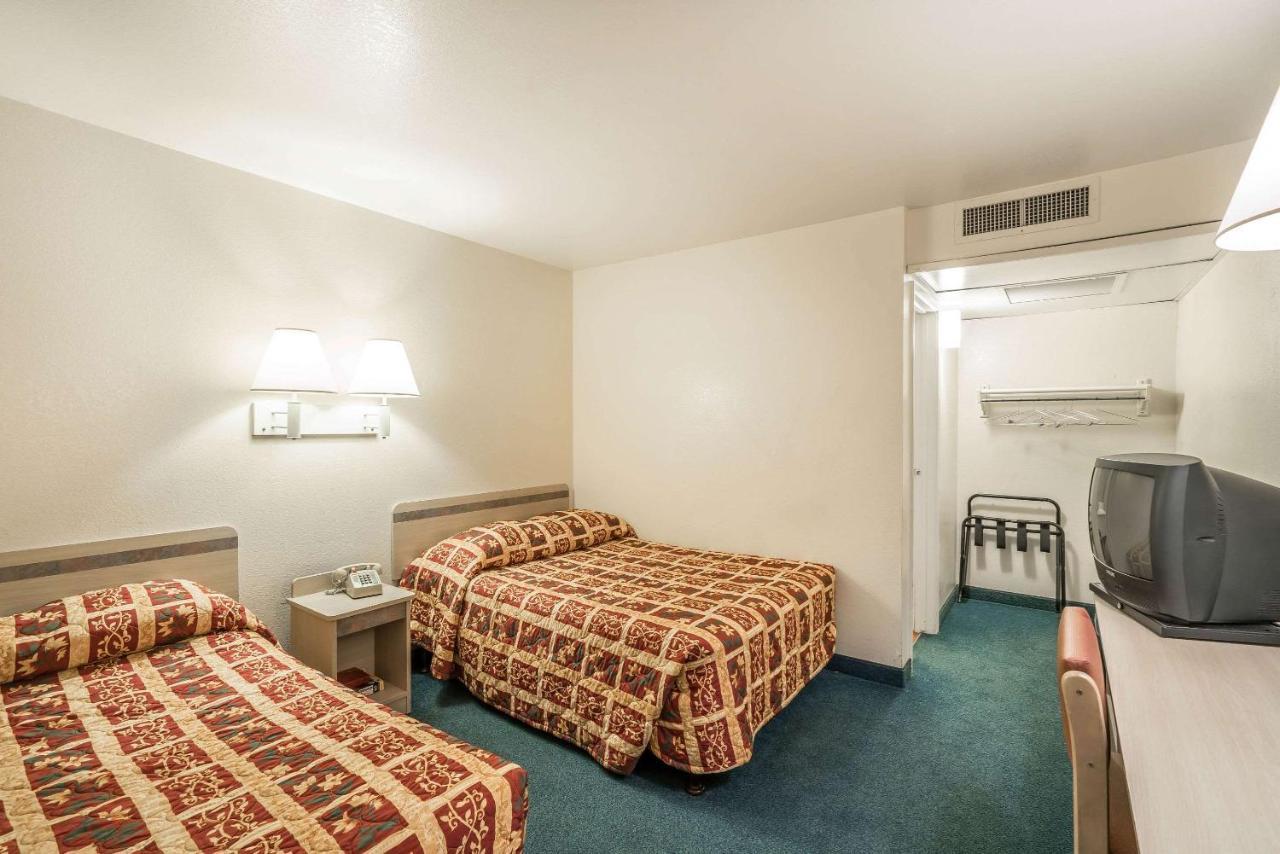 Rodeway Inn Pasco Esterno foto